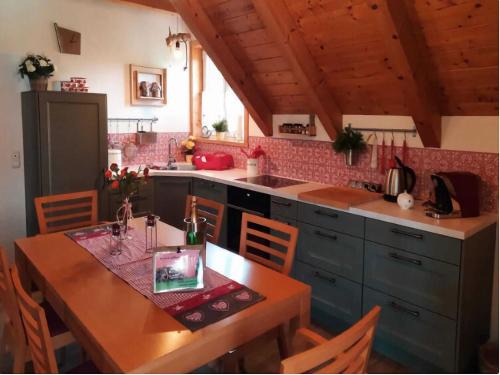 Neuhaus Apartment | Apartment in Neuhaus near Petzen Ski Area, cleaning included