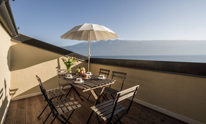 Gargnano Apartment | Apartment in olive grove directly on the lake