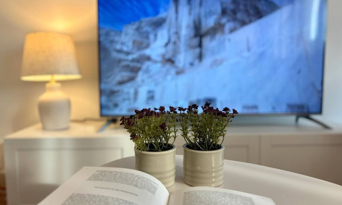 Carrara Apartment | Apartment in the heart of Carrara with 2 balconies and views of the city.