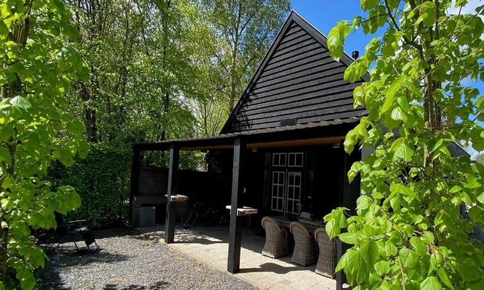 Elst Apartment | Apartment in Wageningen near Rhine River