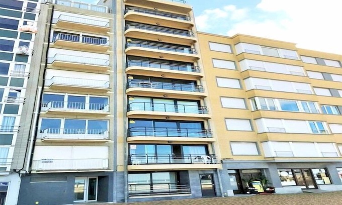 Wenduine Apartment | Apartment in Wenduine with Stunning Sea Views