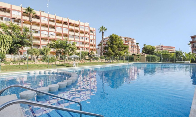 Torrevieja Apartment | Apartment 'Kolibri' with Shared Pool, Wi-Fi and Air Conditioning