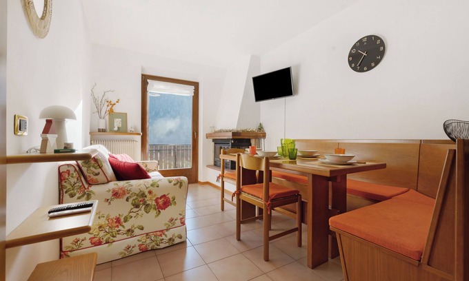 Bondo Apartment | Apartment 'La Finestra Sui Monti' with Mountain View and Shared Terrace