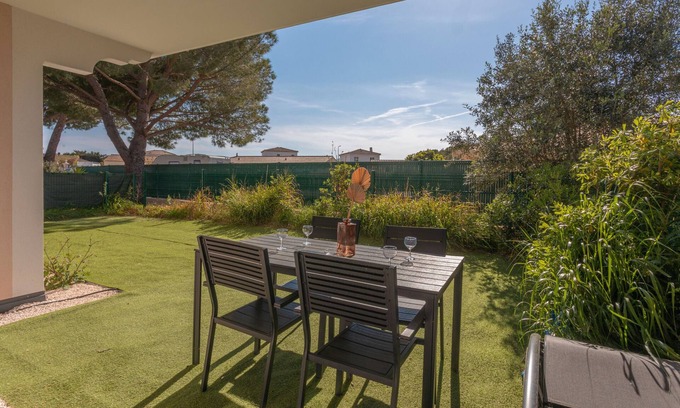 Puget-sur-Argens Apartment | Apartment 'Le Cottage Paisible' with Private Garden and Wi-Fi