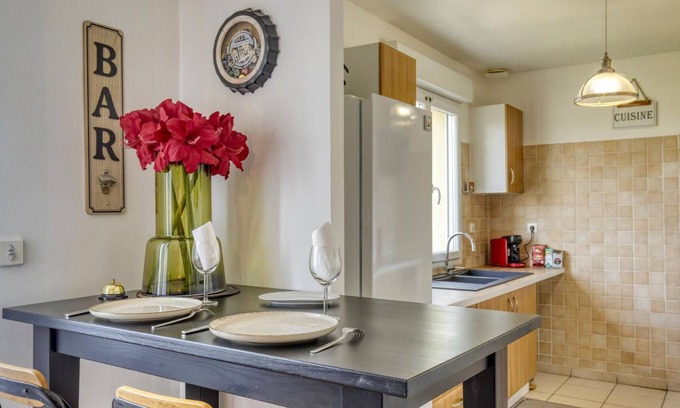 Goussainville Apartment | Apartment Le Thillay, 3 bedrooms, 6 persons