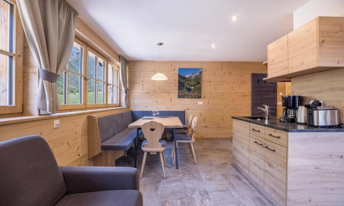 Valles Apartment | Apartment 'Lechnerhof Schöne Aussicht' Near the Ski Area with Mountain View, Wi-Fi, Balcony & Garden