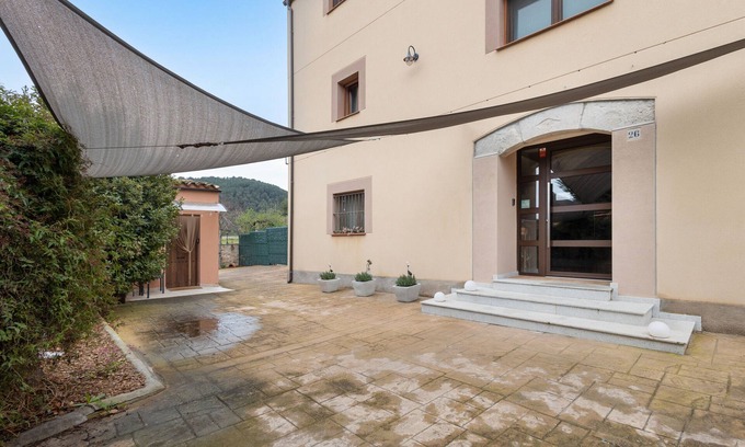 Jorba Apartment | Apartment 'Les Muntades Foc' with Mountain View, Wi-Fi and Air Conditioning