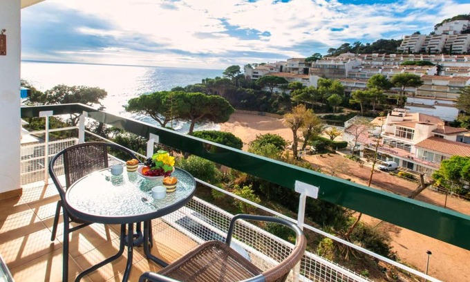 Salionc Apartment | Apartment Naranja by Interhome