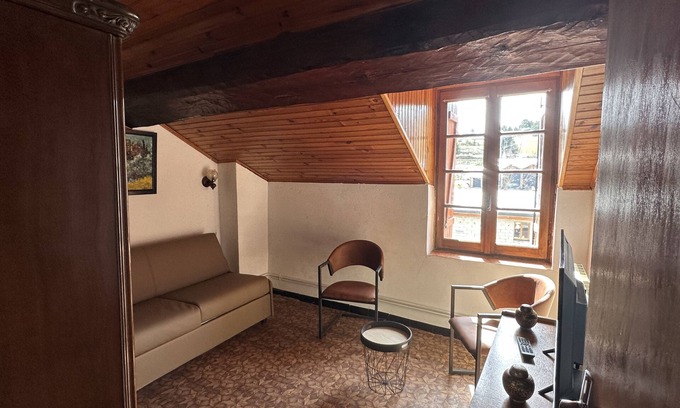 Fontrabiouse Apartment | Apartment on 3rd floor of a village house