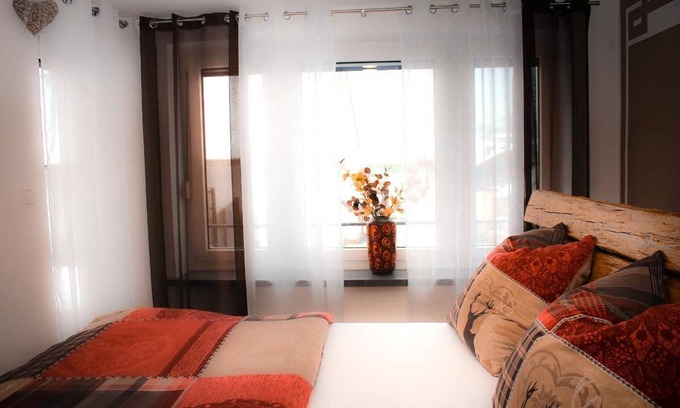 Viechtach Apartment | Apartment on the first floor with two bedrooms (75sqm)