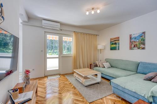Porec Apartment | Apartment Pavluk with Balcony
