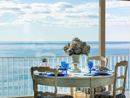 Riva Ligure Apartment | Apartment Pieds dans l'eau by Interhome