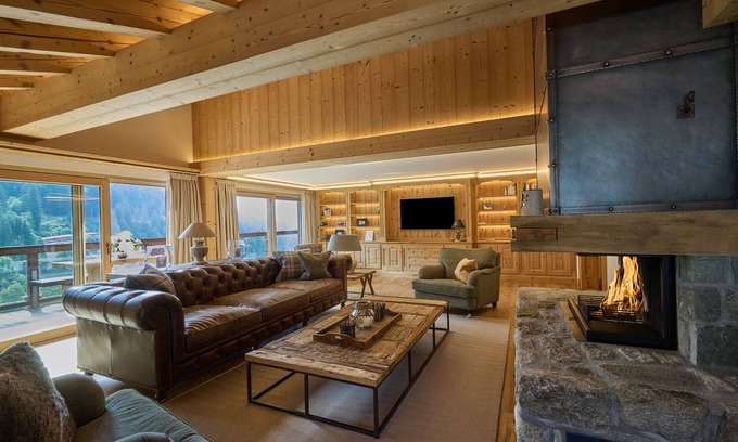 Klosters Platz Apartment | Apartment 'Steinbock B' with Mountain View, Balcony and Wi-Fi