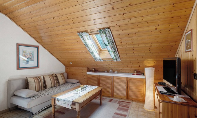 Darstein Apartment | Apartment 'Stoffel' with Private Terrace, Private Garden and Wi-Fi