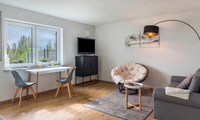 Ueberlingen Apartment | Apartment 'Turmgarten' with Mountain View, Private Terrace and Wi-Fi