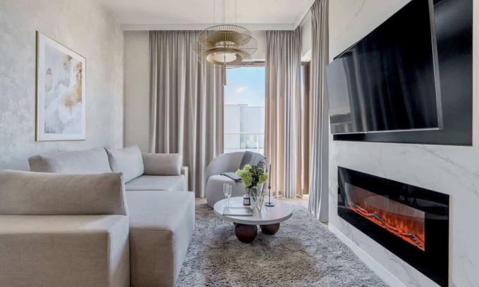 Orlinki Apartment | Apartment with a Terrace and River View