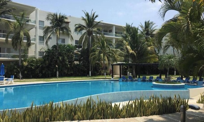 Puente del Mar Apartment | Apartment with Beach Club in Acapulco Diamante