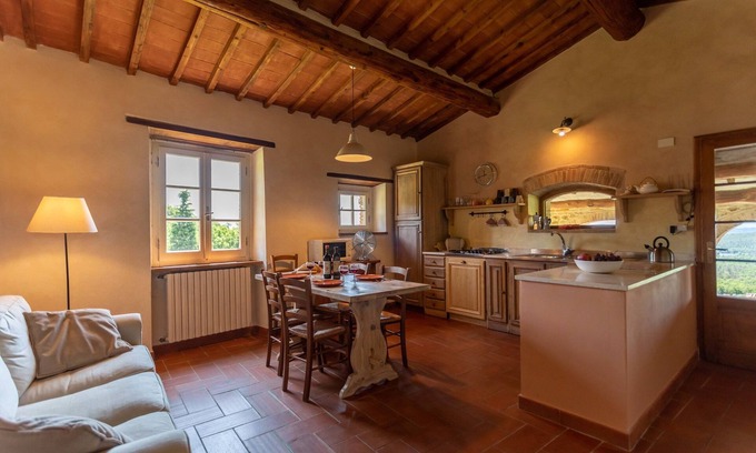 Lucignano Apartment | Apartment with panoramic terrace in Tuscany - Podere Argena