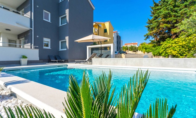 Novalja Apartment | Apartment with Pool and Terrace