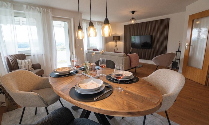 Kadelburg Apartment | Apartment 'Wohnung Im Rheintal' with Balcony and Wi-Fi