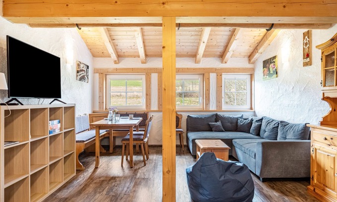 Voehrenbach Apartment | Apartment 'Wohnung Talblick' with Balcony and Wi-Fi