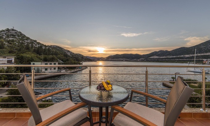 Ploce Apartment | Apartments Ema-Comfort Two Bedroom Apartment with Sea View