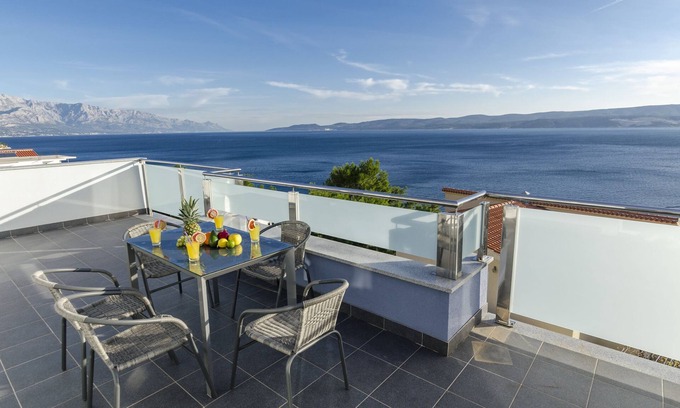 Ruskamen Apartment | Apartments Lorenzo (26581-A1) - Lokva Rogoznica