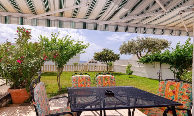 Znjan Apartment | Apartments Mrs Brightside (84311-A2) - Split