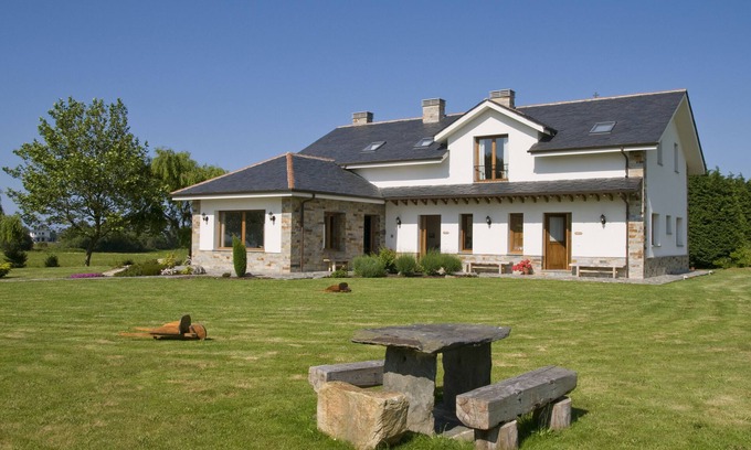 Navia Apartment | Apartments next to the beach, very well connected