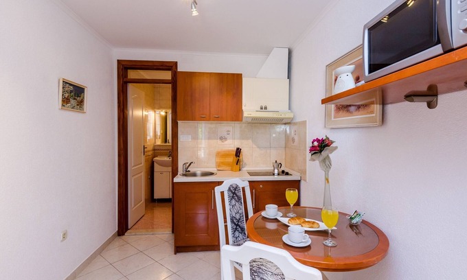 Gornji Kono Apartment | Apartments Nicol - Studio with Terrace