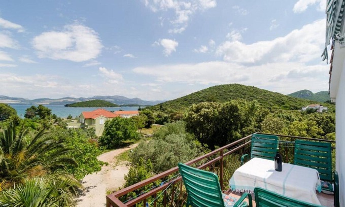 Drace Apartment | Apartments Sutvid- Two Bedroom Apartment with Balcony and Sea View