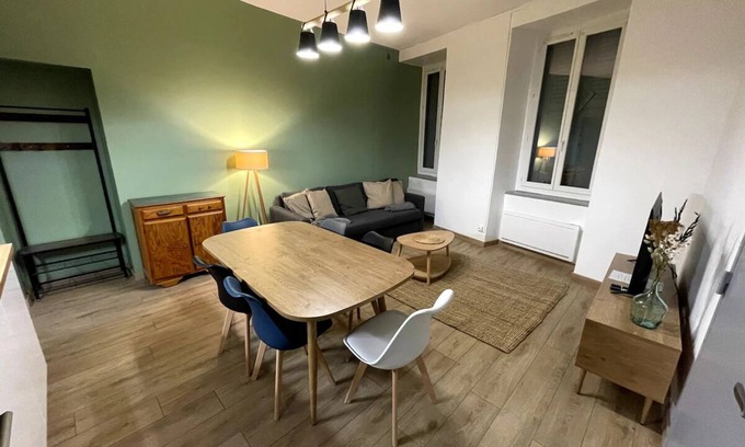 Bagneres-de-Luchon Apartment | Appart 1 RDC 5/7 Pers Centre de Luchon