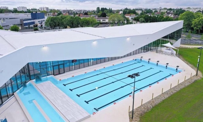 Les Pavillons-sous-Bois Apartment | Appart Elégant JO Ctre Ville Transport Proche CDG