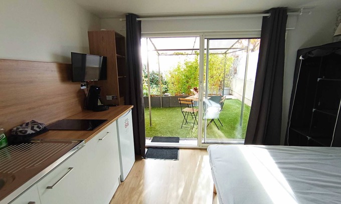 Brignais Apartment | Appart'hôtels - Petit Déjeuner Inclus