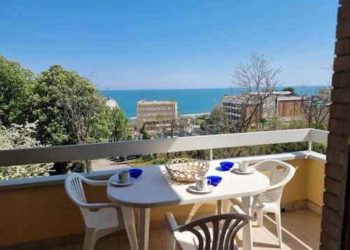 Gabicce Mare Apartment | APPARTAMENTO -D-VISTA MARE con 2 CAMERE Residence Azzurro