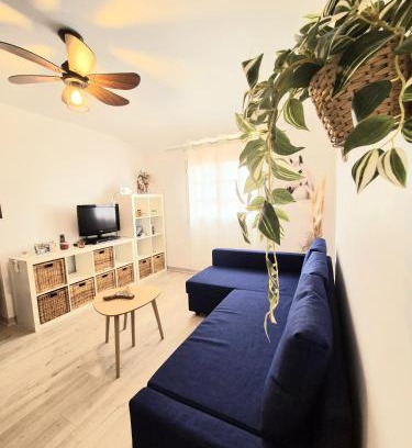 Saintes-Maries-de-la-Mer Apartment | Appartement T2, proche plage, climatisé et parking privé
