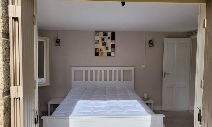 Saint-Lunaire Apartment | Appartement à 80 Mètres de la Mer, Chez L'habitant, en Rez-de-jardin