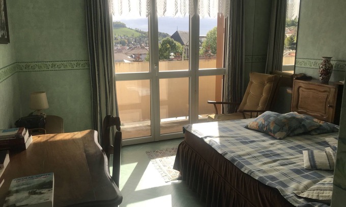 Aurillac Apartment | Appartement à Deux pas du Centre Historique D'aurillac Avec Garage et Ascenseur