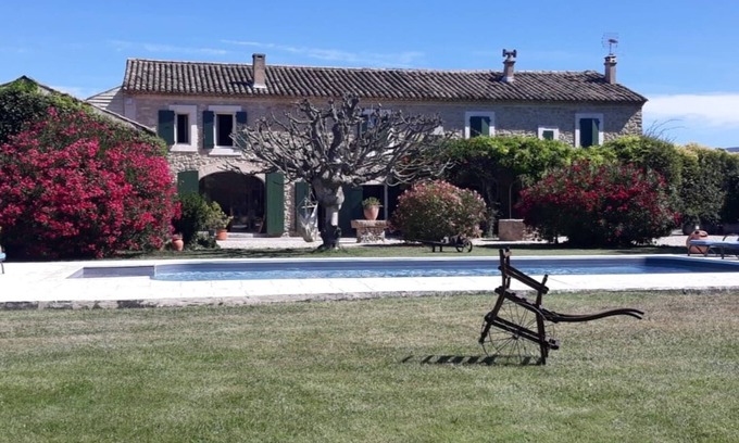 Lagnes Apartment | Appartement 2 Chambres Dans Mas Xviiie - Vaste Parc Arboré Avec Piscine