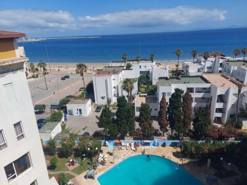Malabata Apartment | Appartement 2 chbres Piscine Renove Veranda Gde Terasse Vue panoramique Au bord de mer Sur corniche de Tanger A proximité de la plage