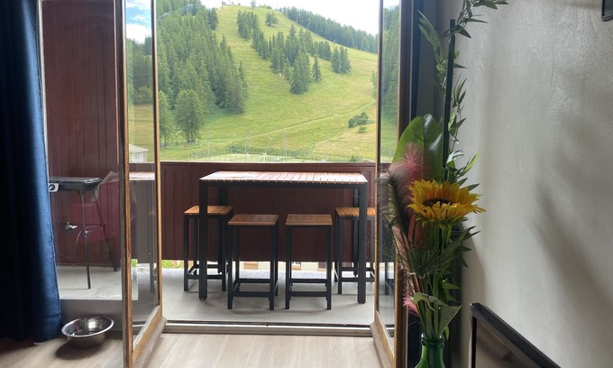 Guillaumes Apartment | Appartement 3 Pièces Rénové - 2 Chambres - Belle vue - 2 Terrasses