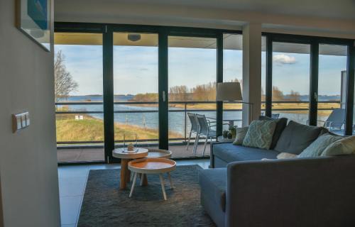 Oranjeplaat Apartment | Appartement aan jachthaven met zicht op Veerse meer