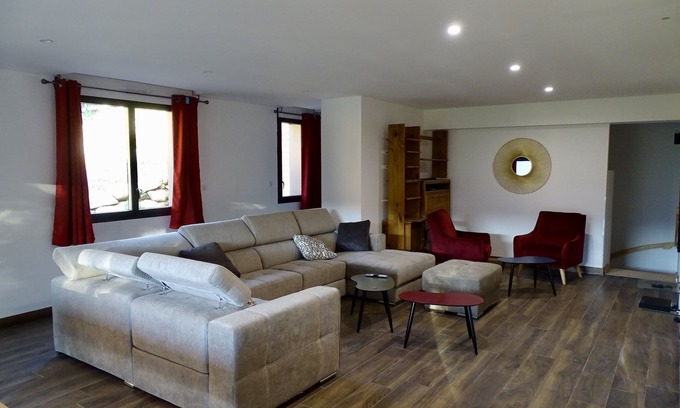 Ax-les-Thermes Apartment | Appartement Ax Trois Domaines 14 Personnes