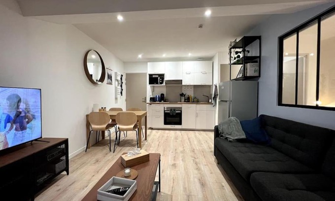 Tarare Apartment | Appartement central - L'ouest