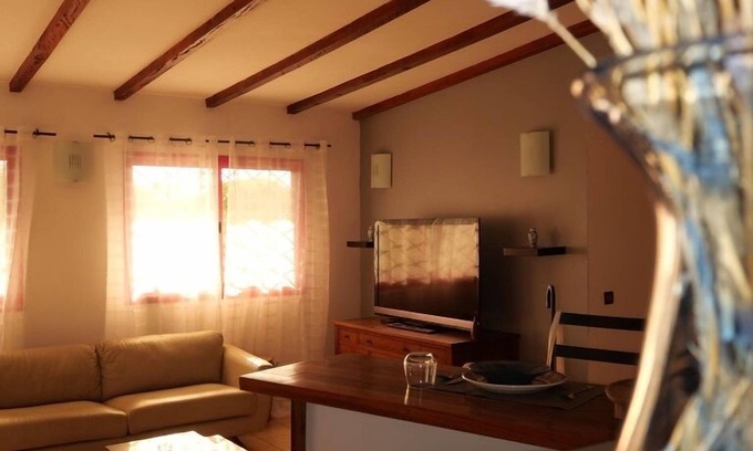 Komo-Mondah Apartment | Appartement cozy en résidence