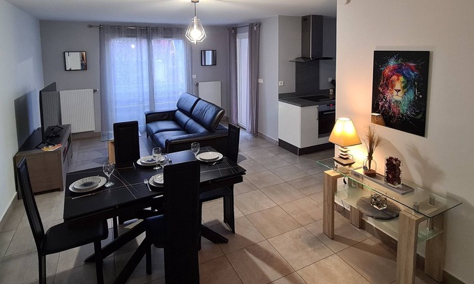 Chassieu Apartment | Appartement de Standing au Centre de Chassieu