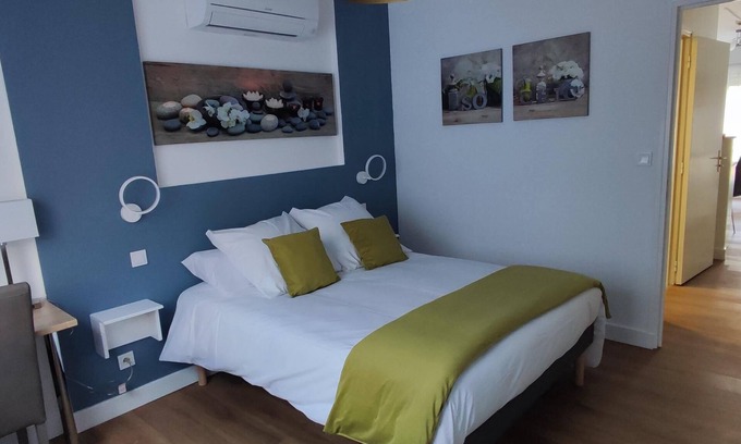 Les Aix-d'Angillon Apartment | Appartement T2 - Valençay 01