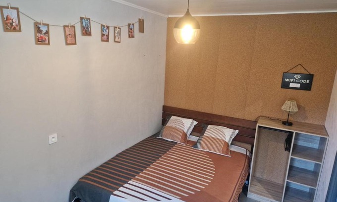 Serezin-du-Rhone Apartment | Appartement indépendant dans maison avec jardinet, au calme