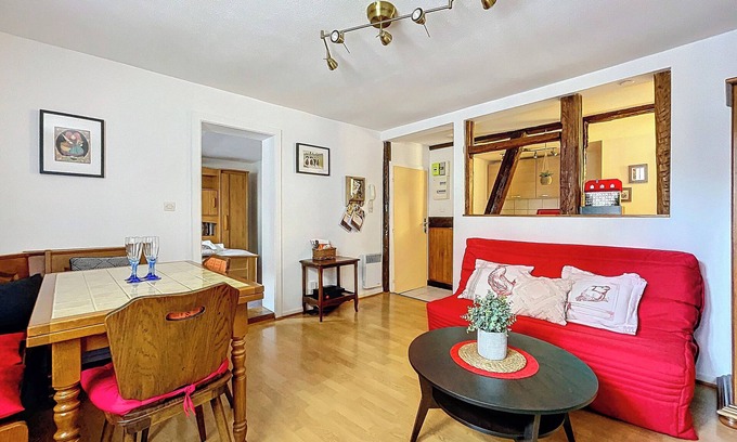 Riquewihr Apartment | Appartement Jeannala, Alsatian immersion in authentic Riquewihr