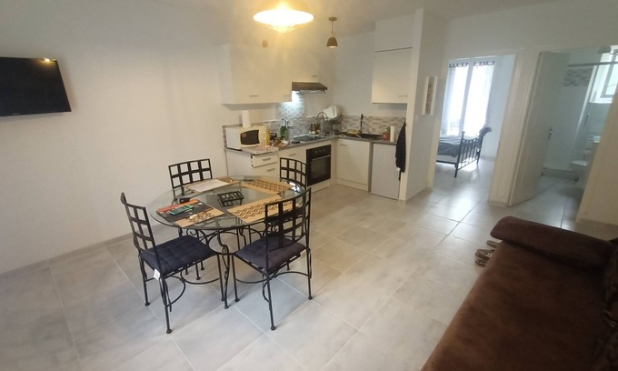 Lapradelle Apartment | Appartement T2 au Pied du Château de Puilaurens